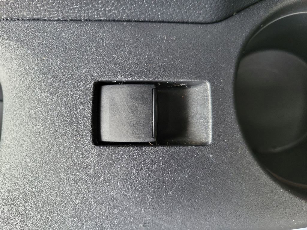 Used 2024 Toyota Corolla Cross XLE w/ Convenience Package image 16