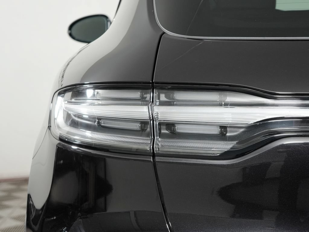 New 2026 Porsche Macan AWD/4WD image 12