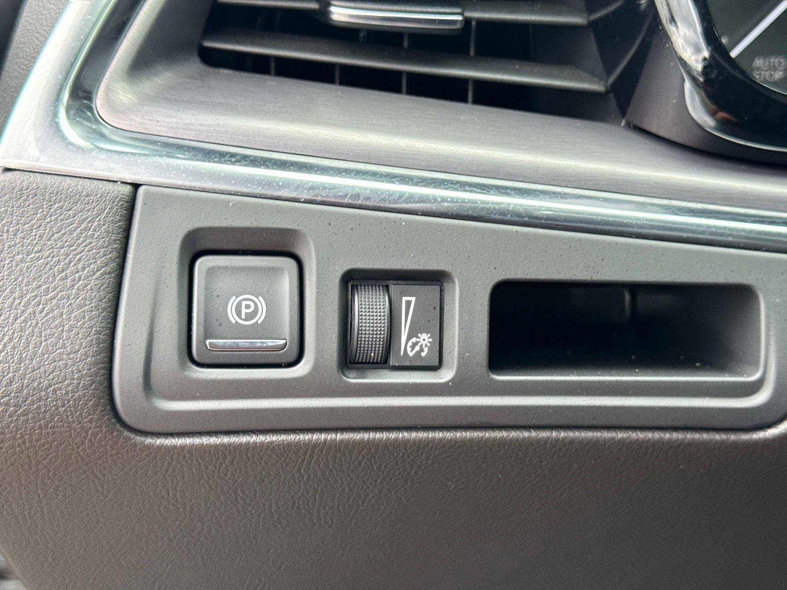 Used 2023 Cadillac XT5 Luxury FWD image 32