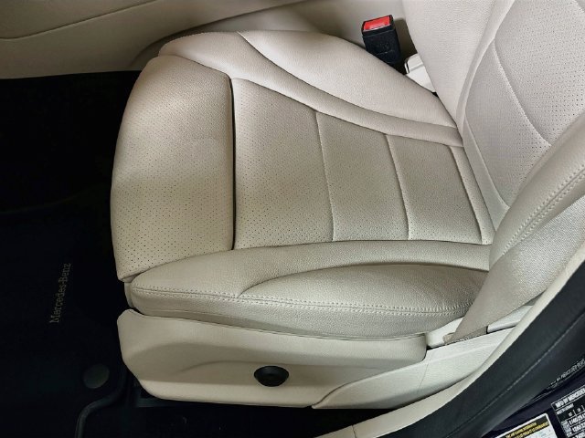 Used 2022 Mercedes-Benz GLC 300 4MATIC image 23