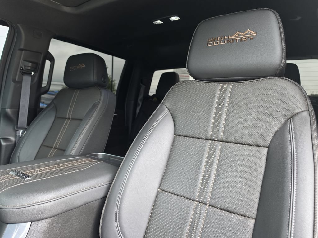 Used 2024 Chevrolet Silverado 3500 High Country w/ Technology Package AWD/4WD image 16