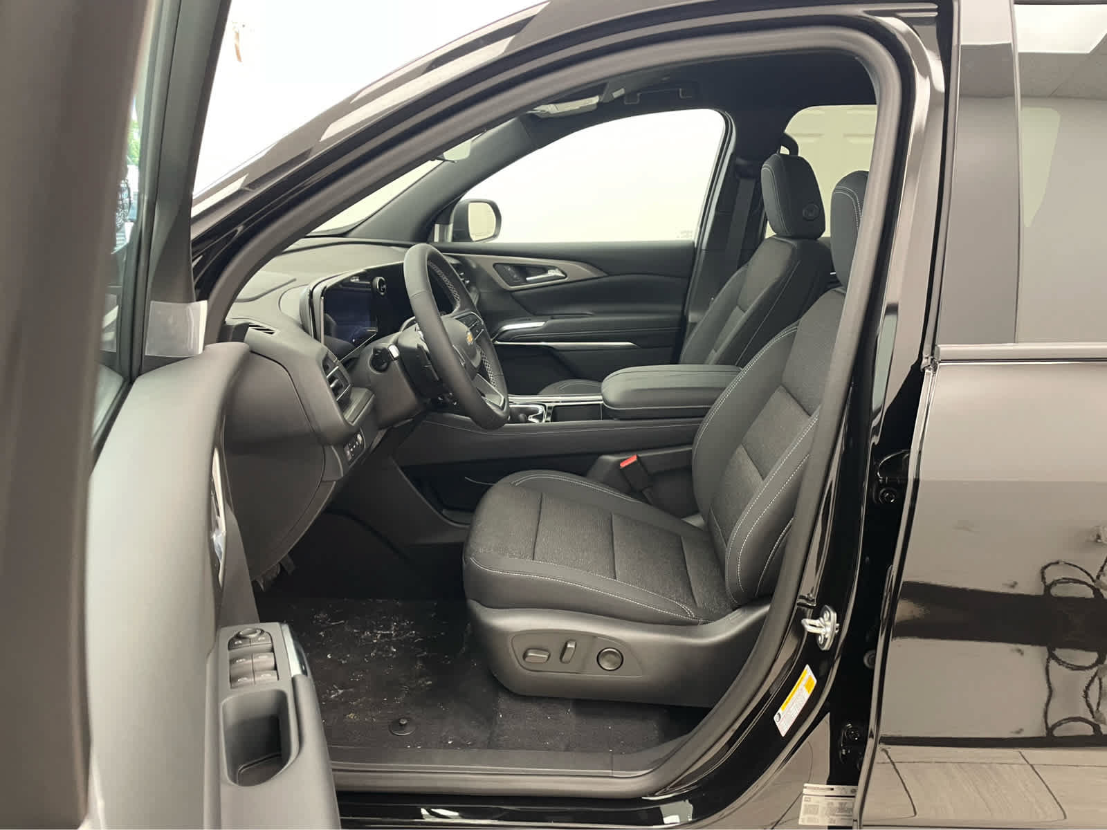 New 2027 Chevrolet Traverse LT w/ Driver Confidence Package AWD/4WD image 8