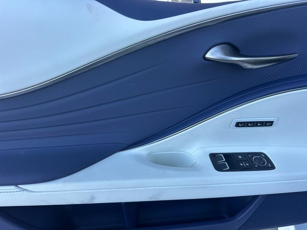 Used 2024 Lexus LC 500 Convertible image 12