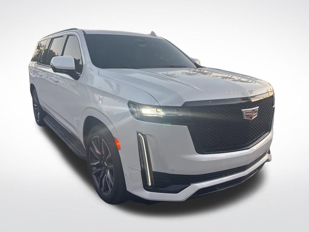 Used 2024 Cadillac Escalade ESV Sport Platinum image 4