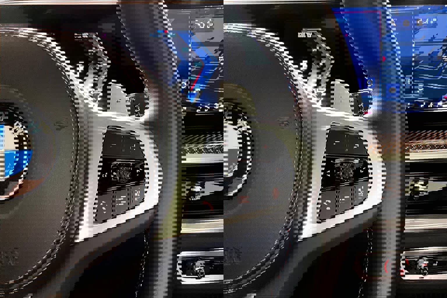 Used 2025 BMW X7 M60i image 25