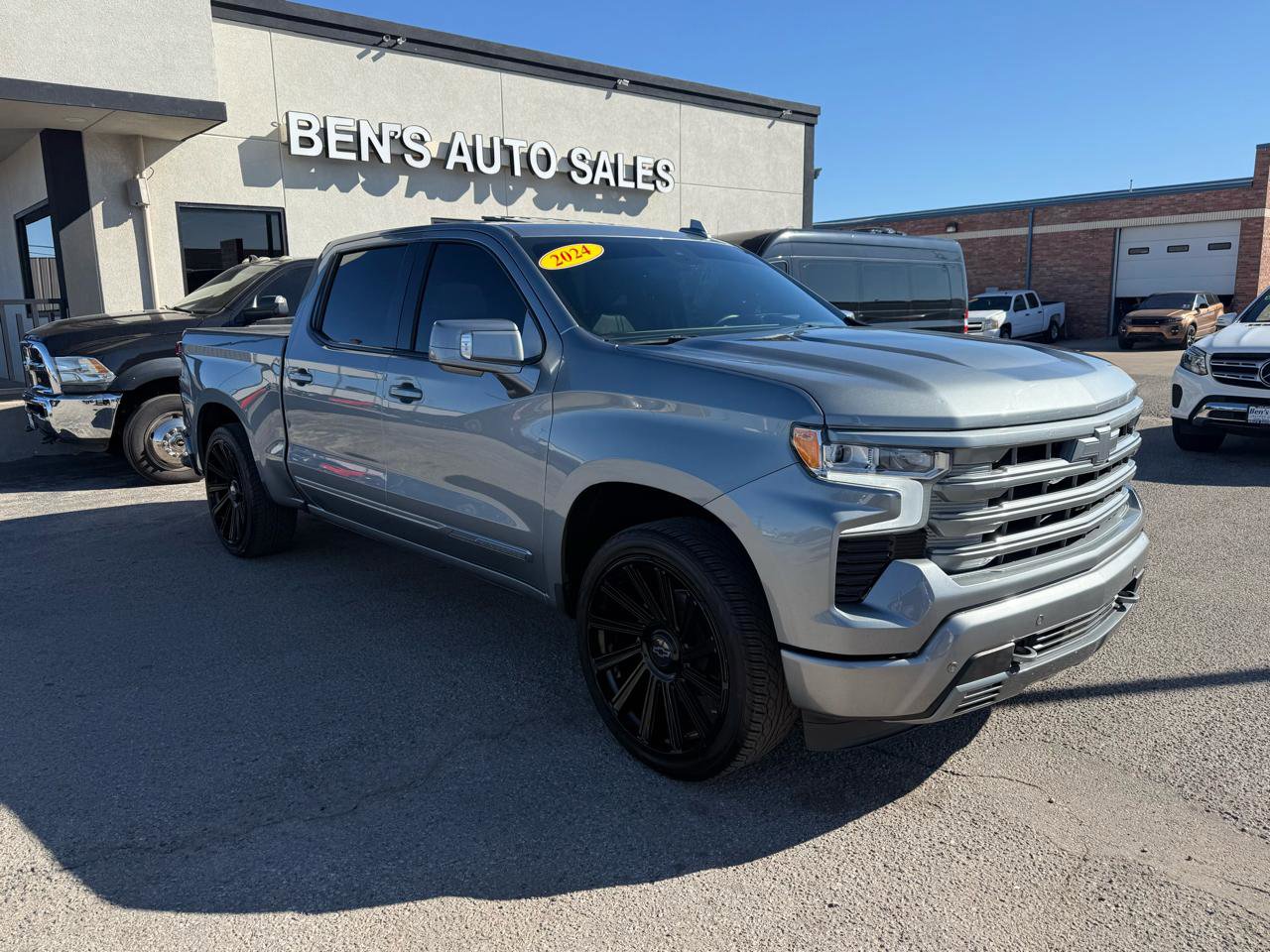 Used 2024 Chevrolet Silverado 1500 High Country w/ Technology Package image 4