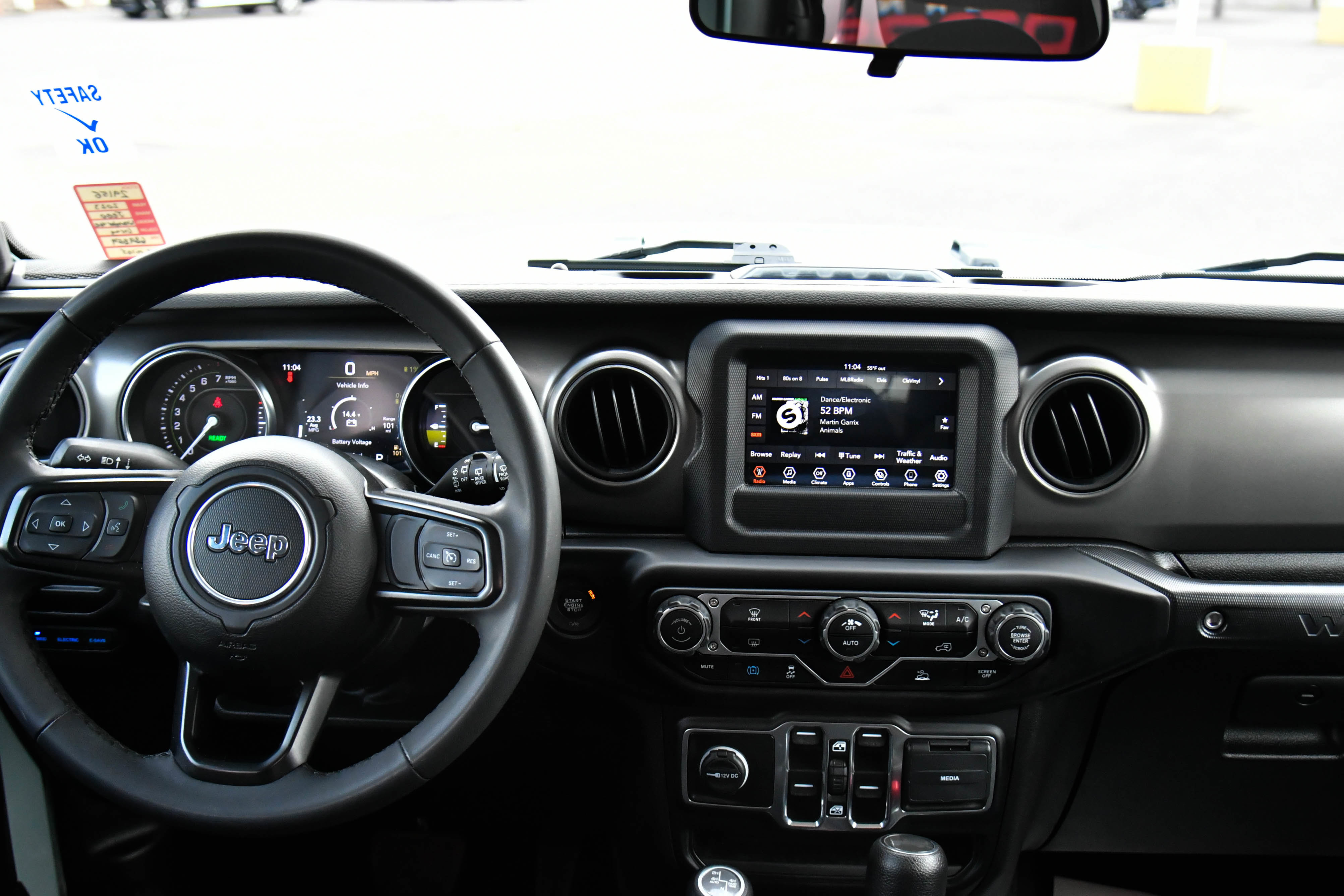 Used 2023 Jeep Wrangler Unlimited AWD/4WD image 35