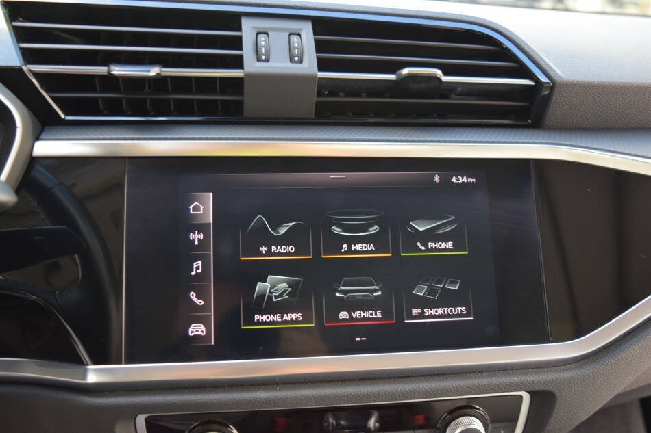 Used 2020 Audi Q3 2.0T Premium w/ Convenience Package AWD/4WD image 60