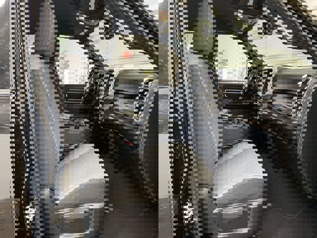 Used 2024 RAM 2500 Big Horn image 19