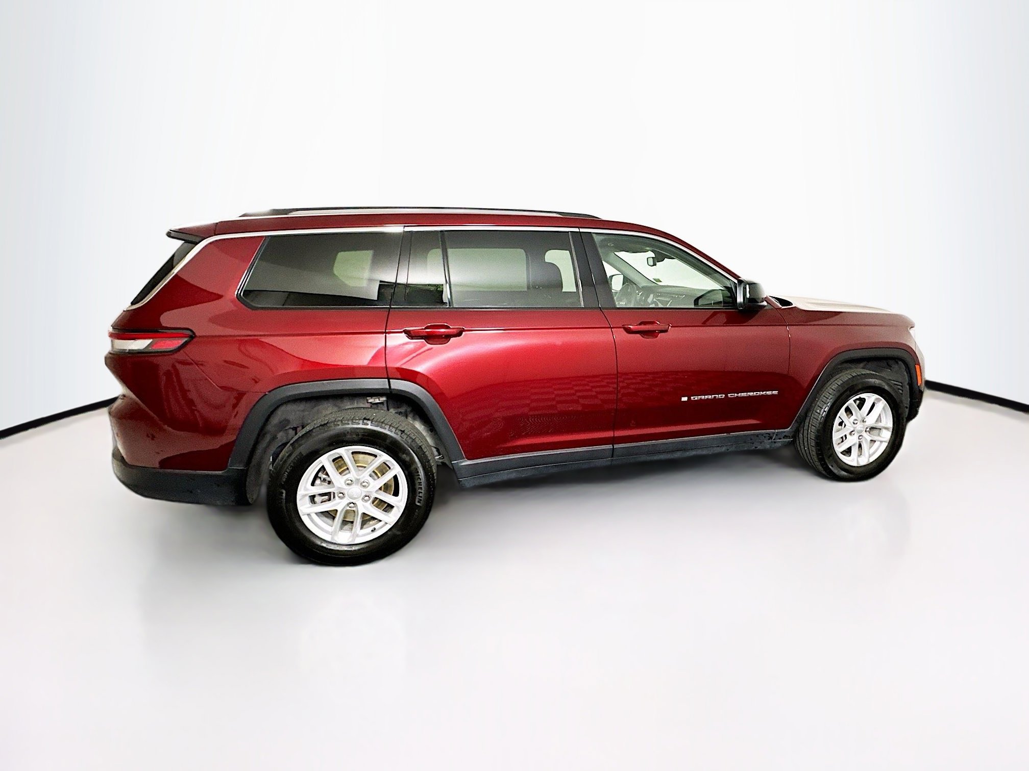 Used 2023 Jeep Grand Cherokee L Laredo AWD/4WD image 10