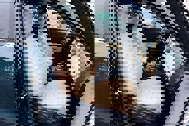 Used 2024 Cadillac XT4 Luxury w/ Cold Weather Package image 6