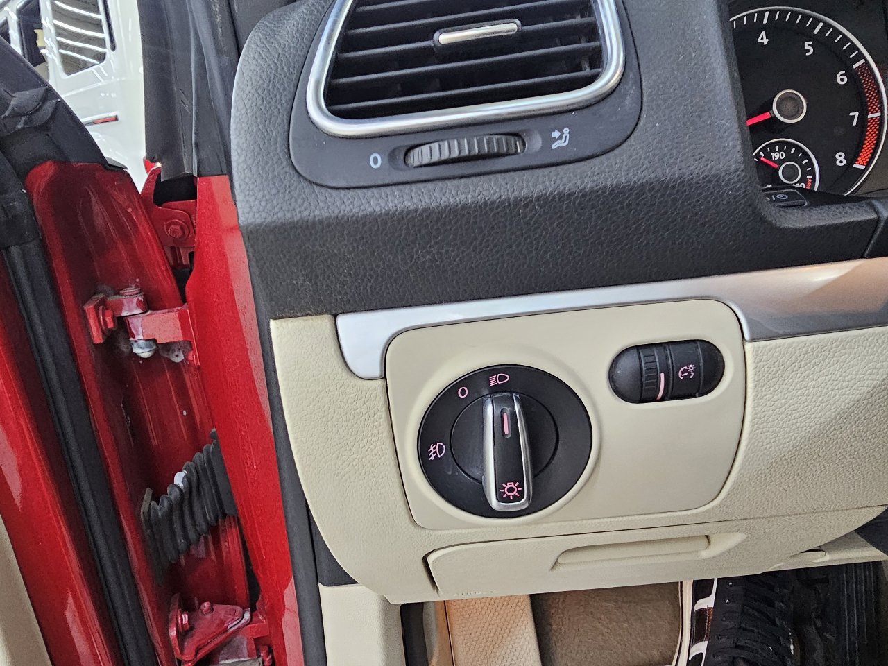 Used 2014 Volkswagen Eos Komfort image 35