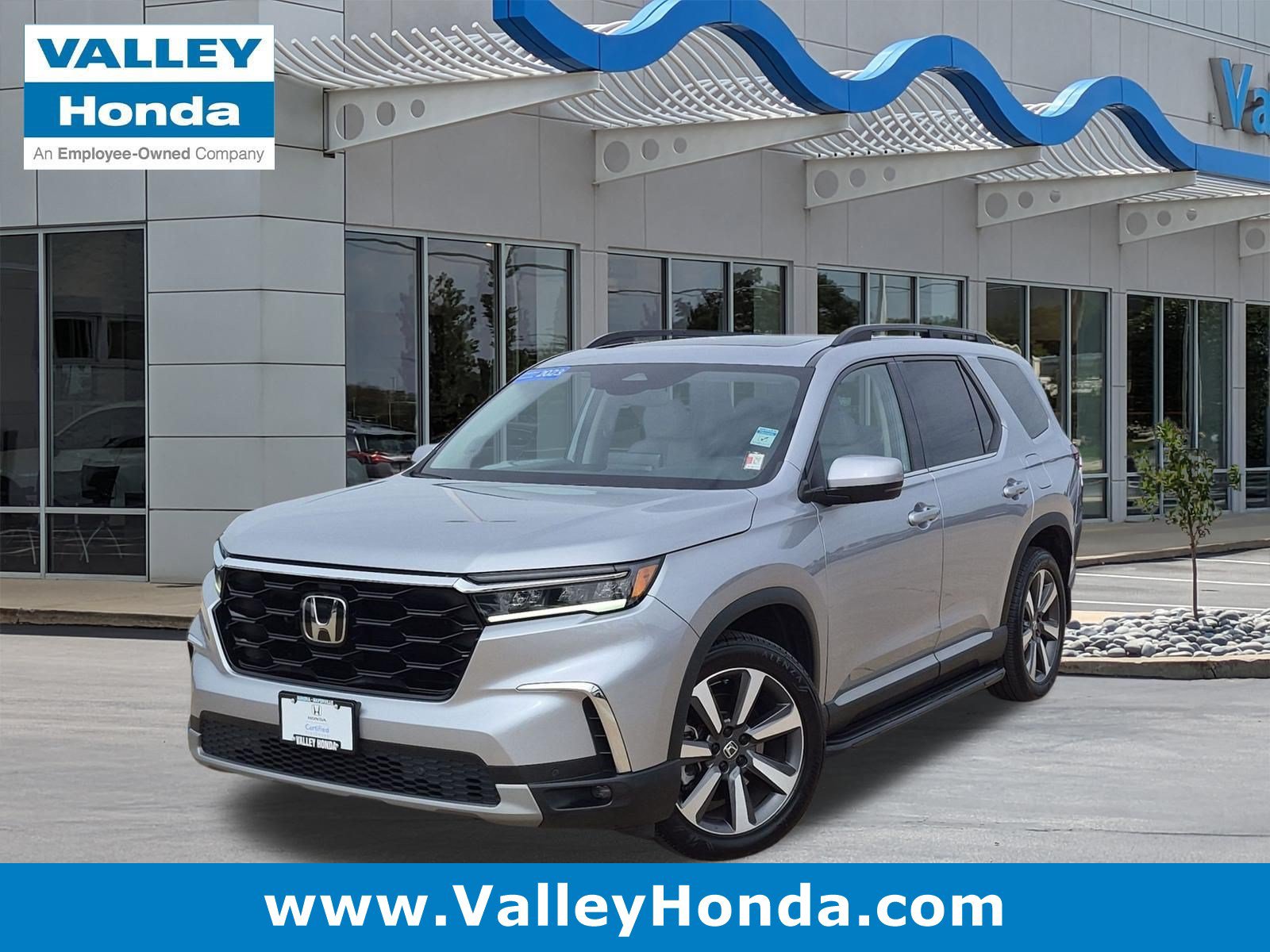 Certified 2023 Honda Pilot Touring image 1