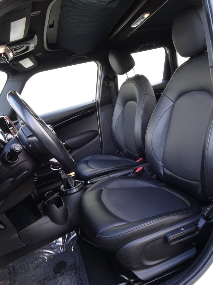 Used 2016 MINI Cooper 4-Door Hardtop image 11