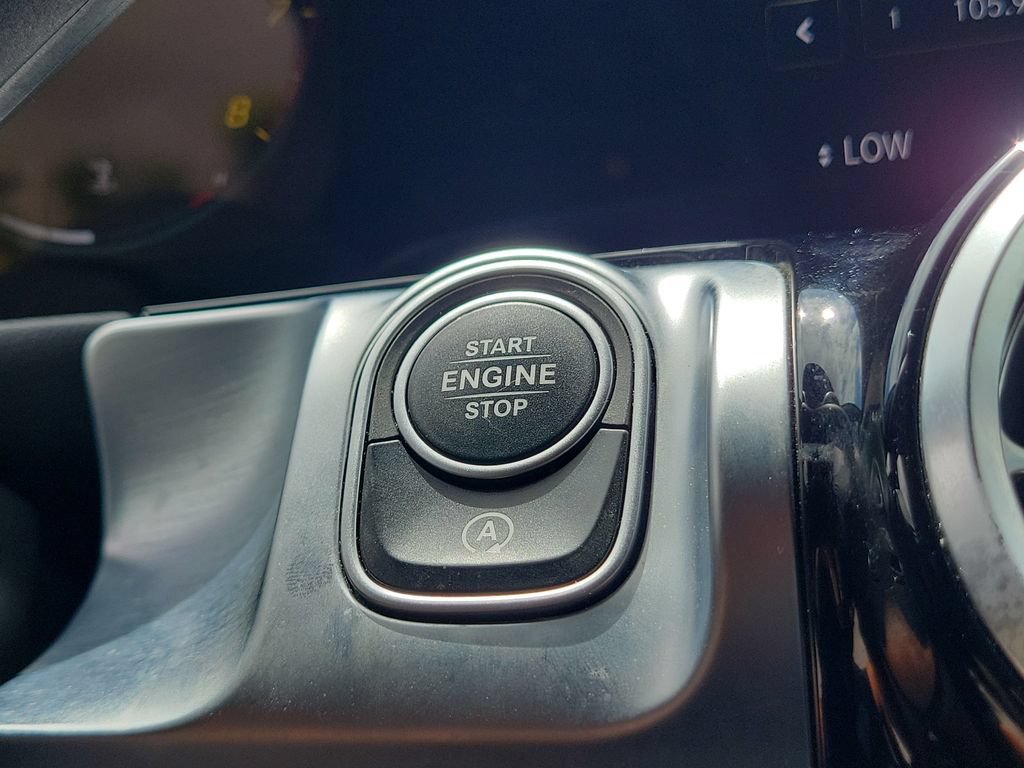 Used 2023 Mercedes-Benz GLB 250 4MATIC w/ Premium Package image 26