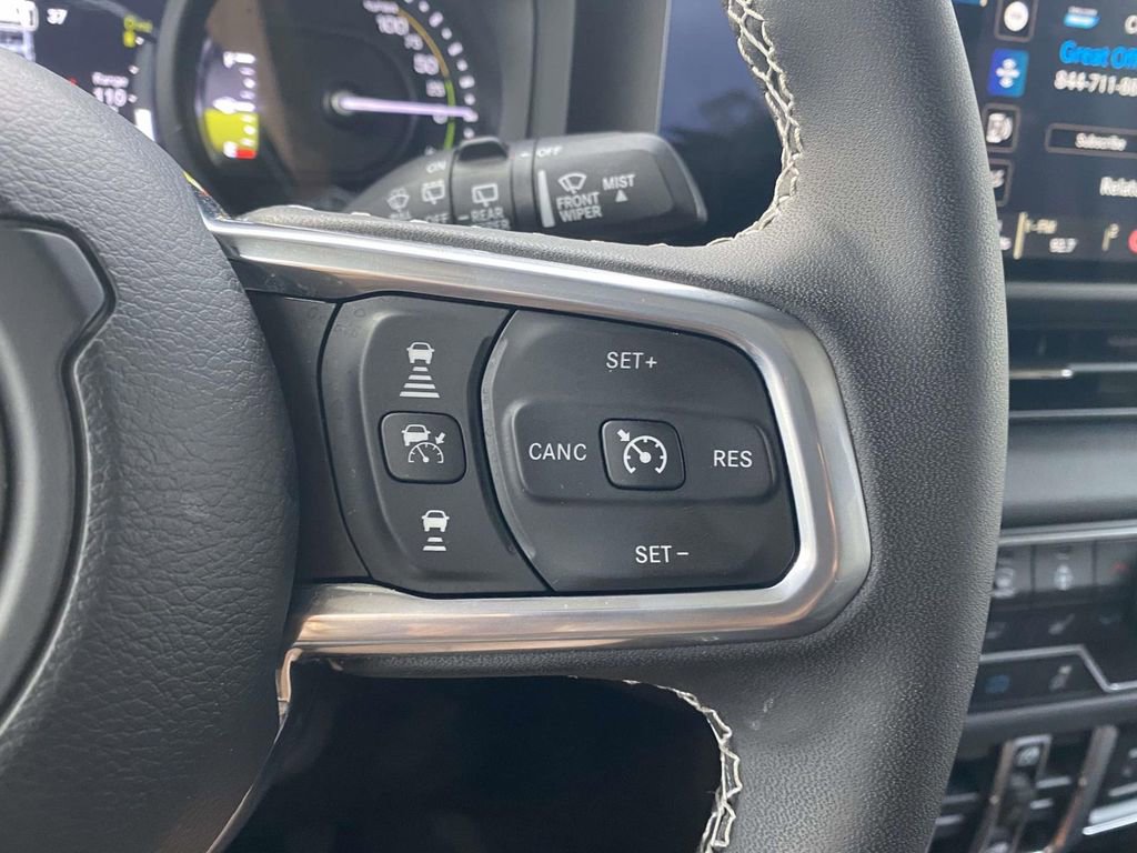 Used 2025 Jeep Wrangler Unlimited Sahara w/ Safety Group image 19