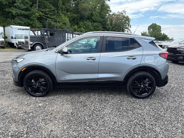 Used 2025 Buick Encore GX Sport Touring AWD/4WD image 2