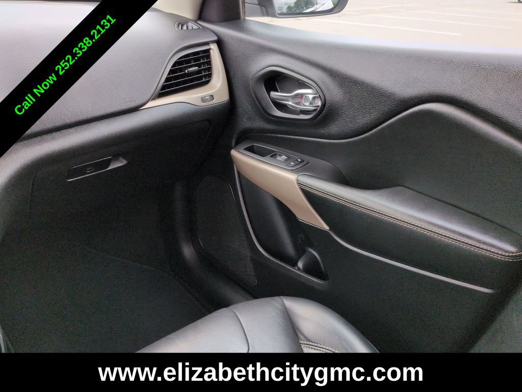 Used 2018 Jeep Cherokee Limited FWD image 19