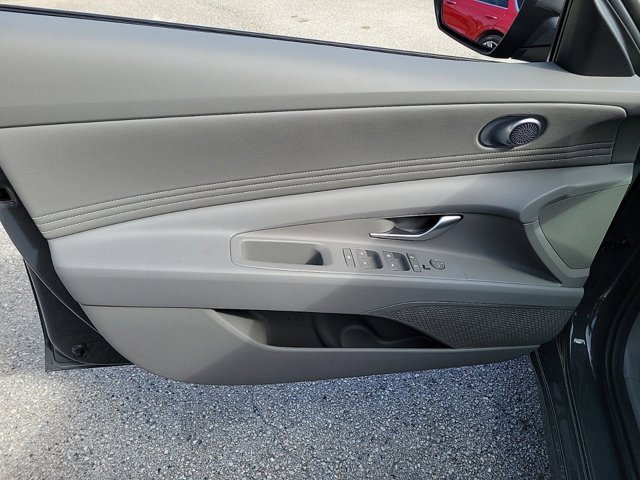 Certified 2025 Hyundai Elantra SEL image 15