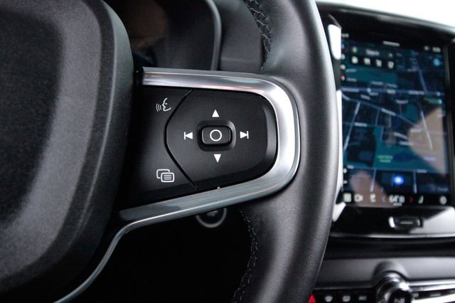 Certified 2025 Volvo XC40 B5 Core image 15