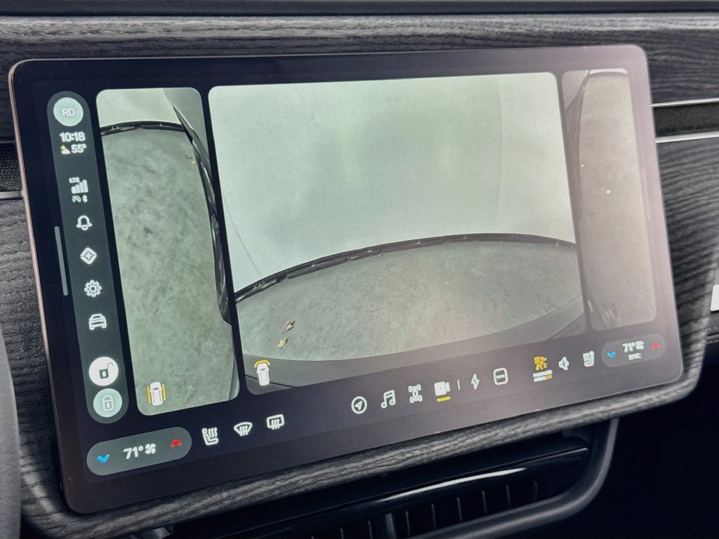 Used 2025 Rivian R1S Adventure Dual AWD/4WD image 36