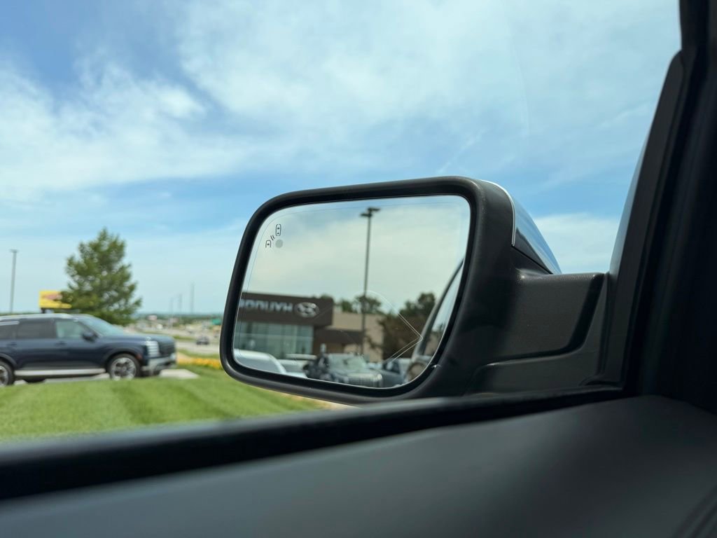 Used 2019 Ford Explorer Platinum AWD/4WD image 11