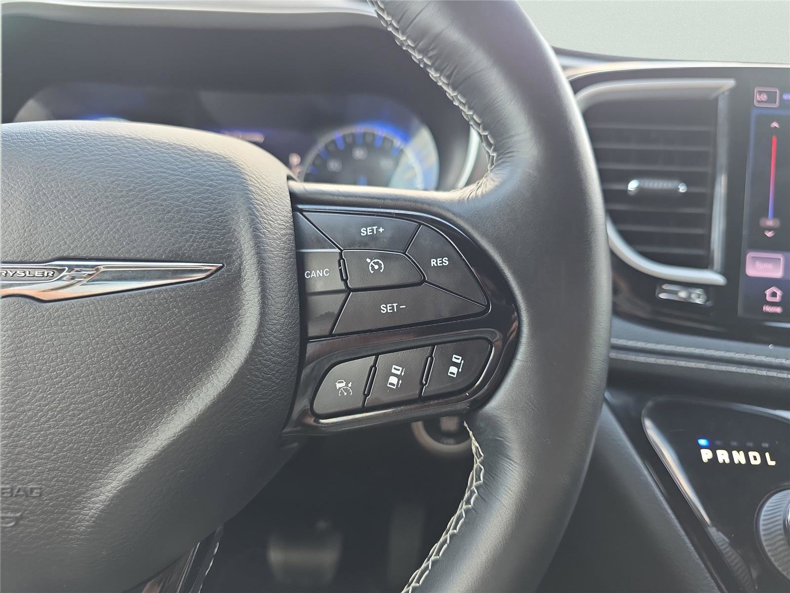 Used 2021 Chrysler Pacifica Touring w/ S Appearance Package image 21