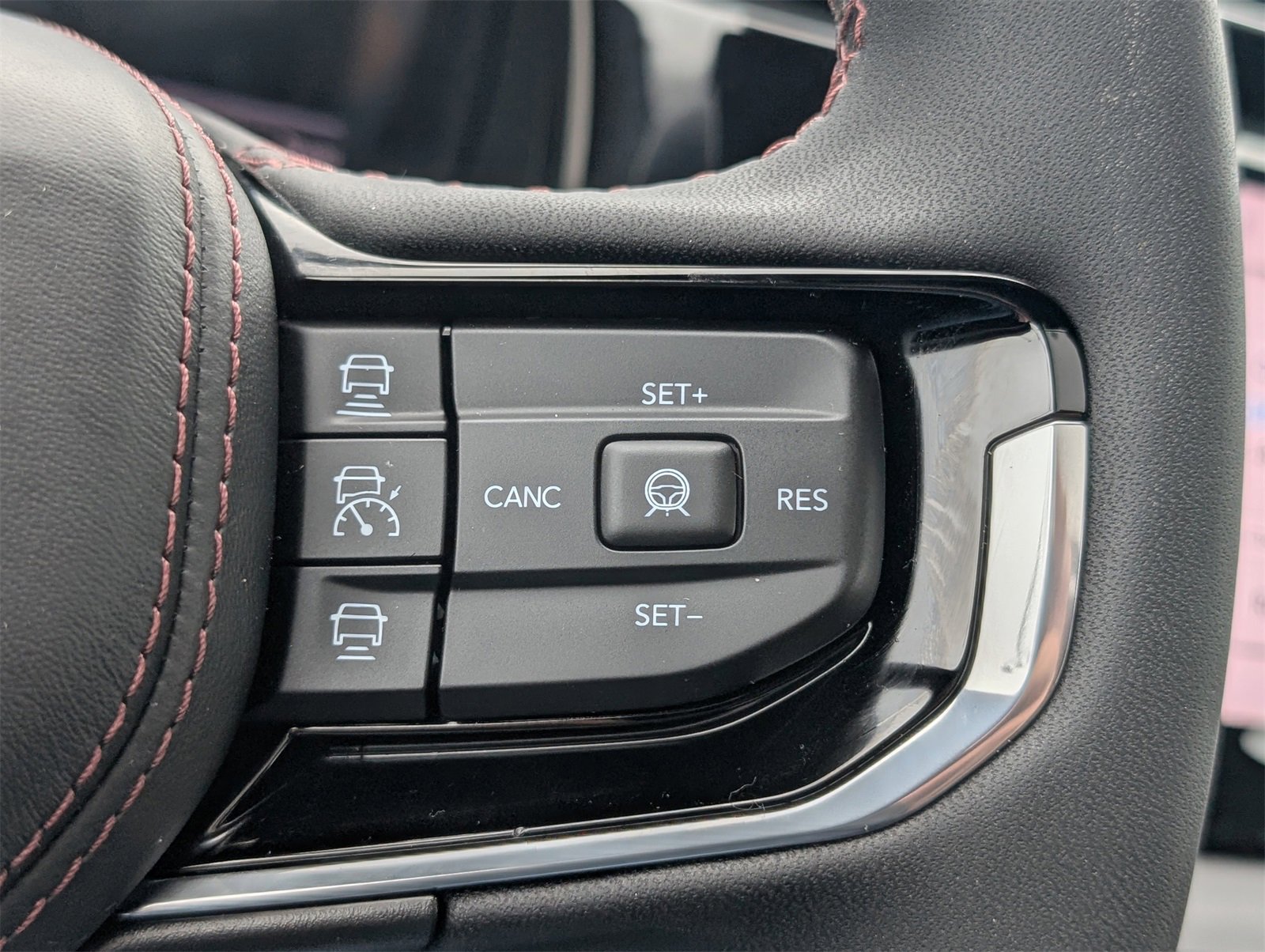 Used 2024 Jeep Wagoneer Launch Edition image 32