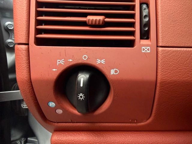Used 2004 Chrysler Crossfire Coupe RWD image 23
