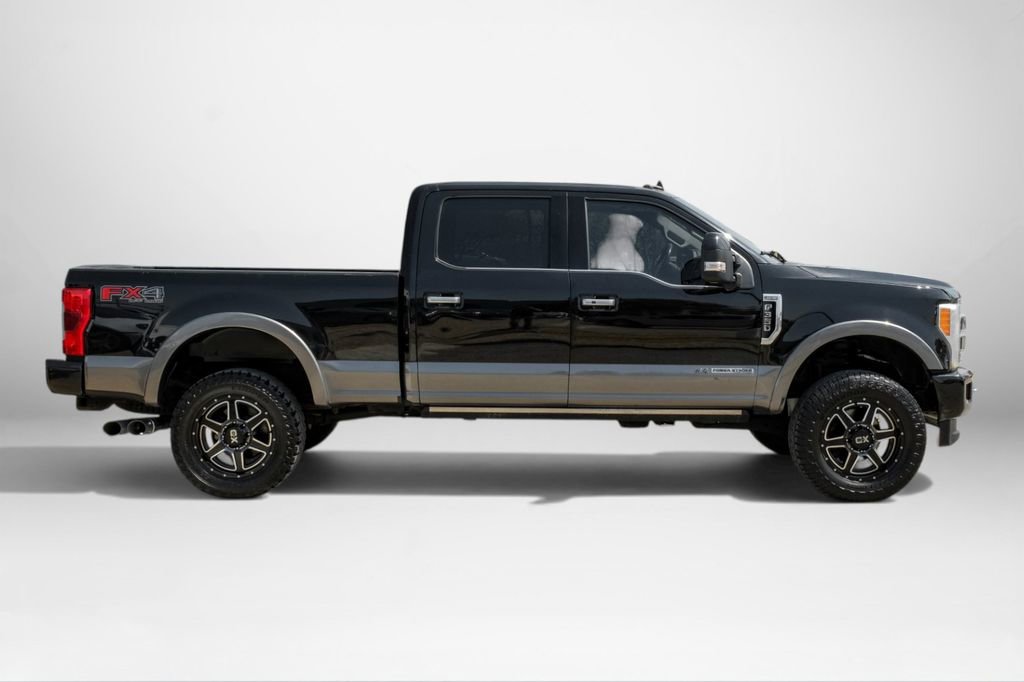 Used 2019 Ford F350 Limited image 4