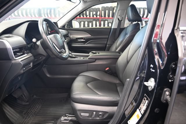 Used 2024 Toyota Grand Highlander AWD image 10