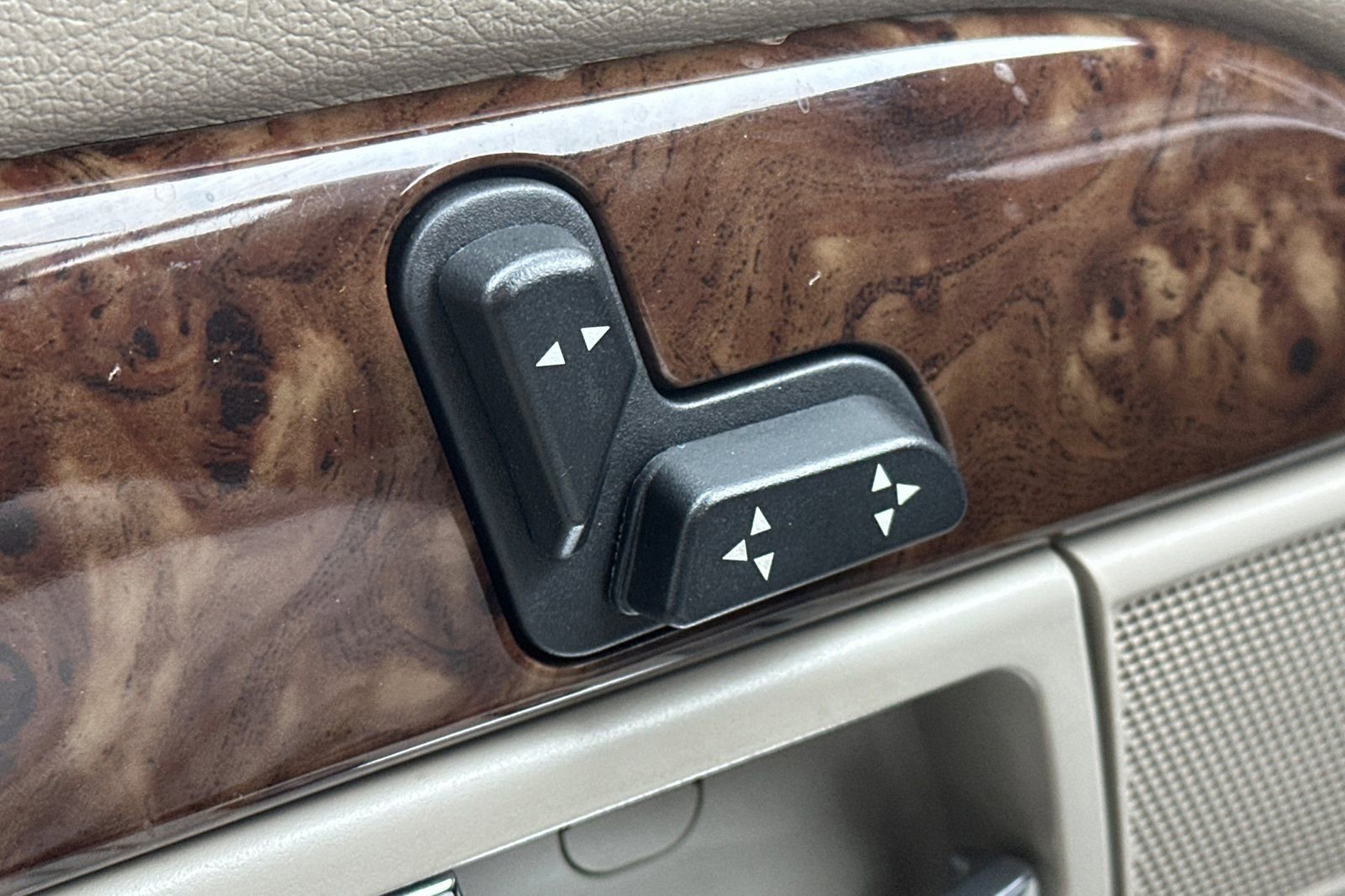 Used 2011 Mercury Grand Marquis LS image 33