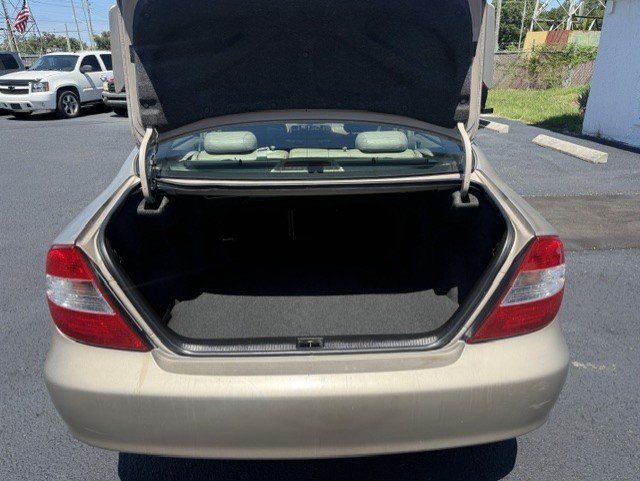 Used 2002 Toyota Camry LE FWD image 13