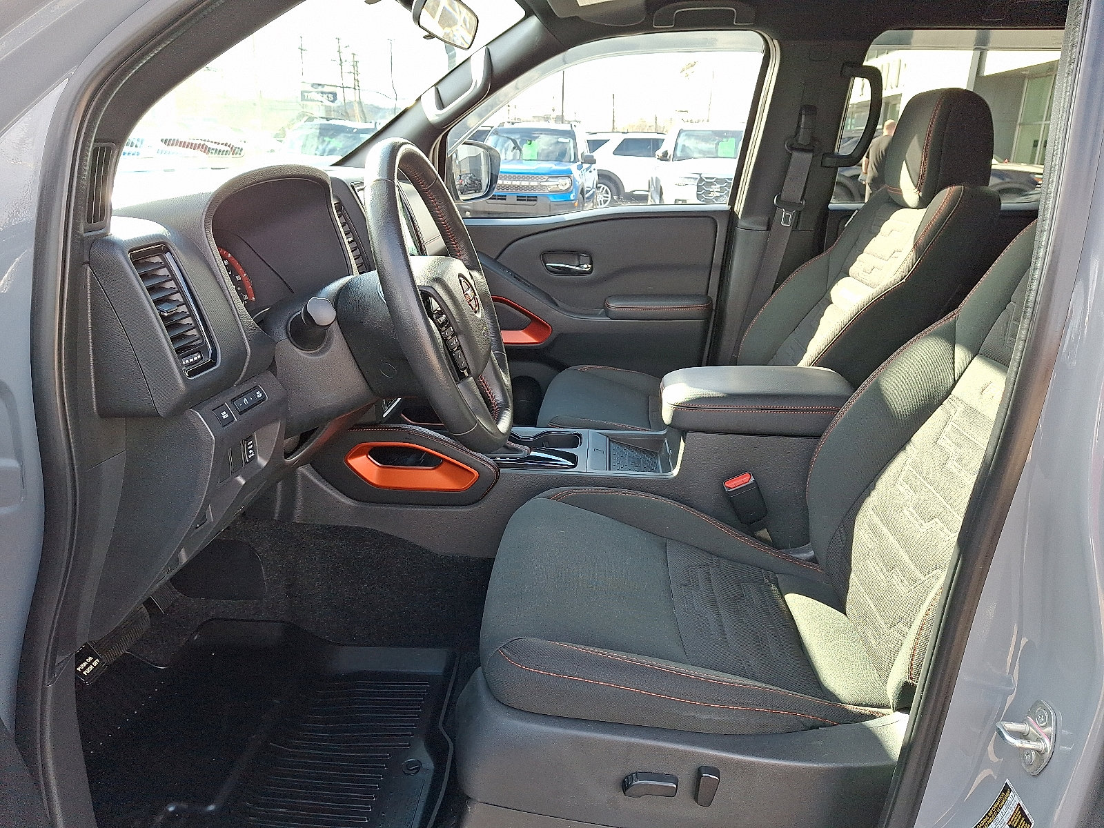 Used 2023 Nissan Frontier PRO-4X w/ Pro Convenience Package image 13