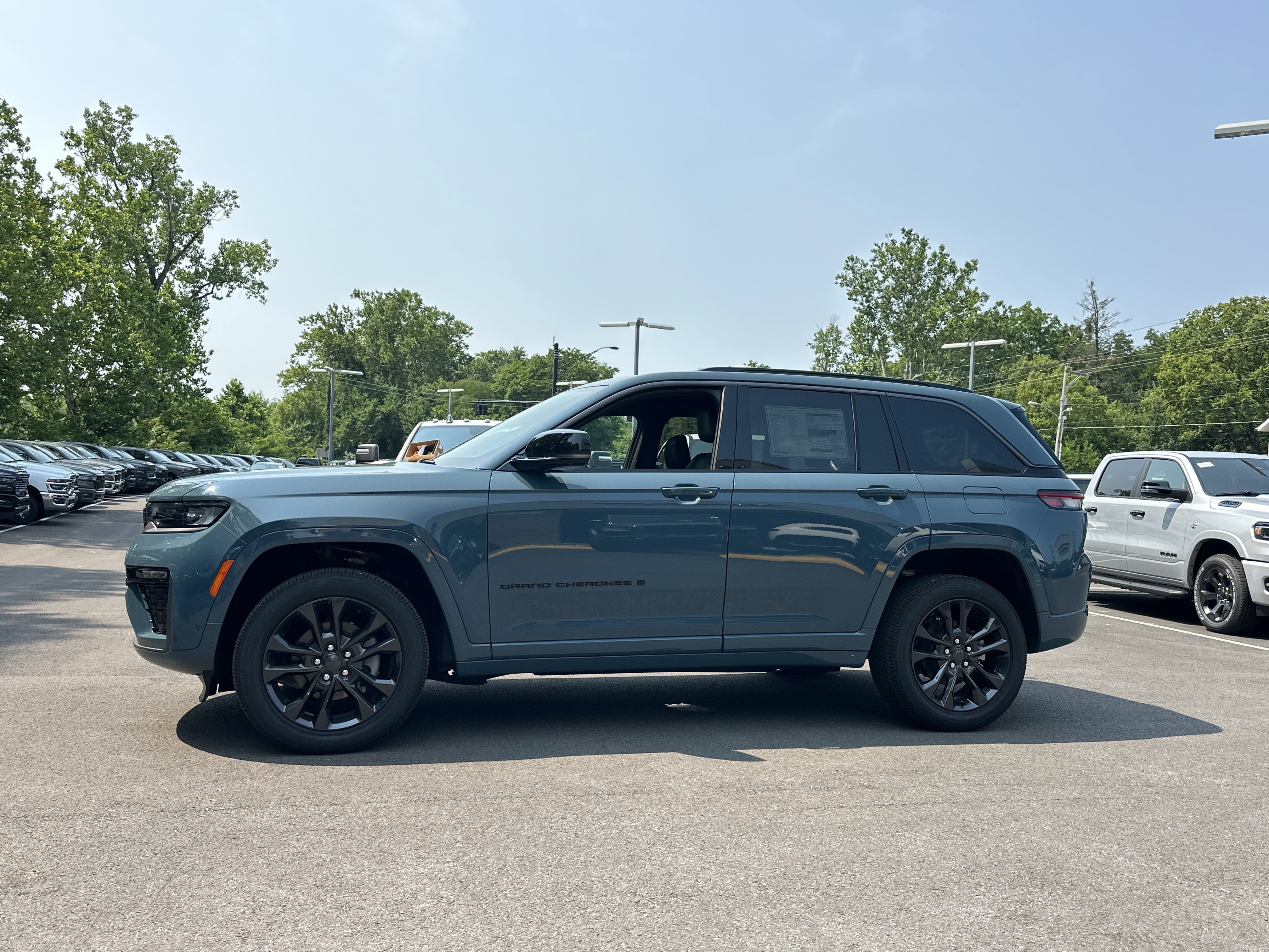 New 2026 Jeep Grand Cherokee Limited AWD/4WD image 22