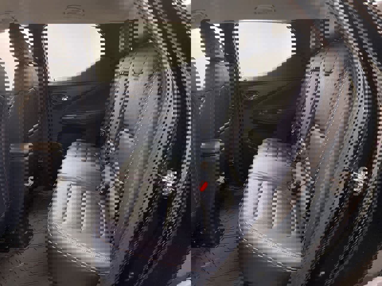 Used 2023 Chevrolet Bolt EUV LT w/ Convenience Package image 17