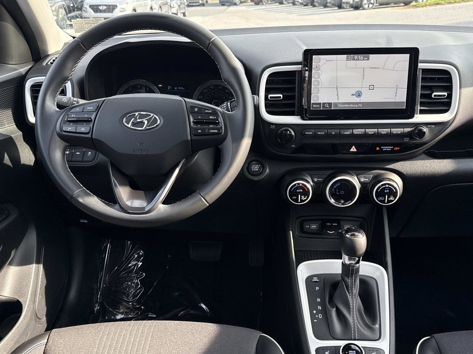 Certified 2022 Hyundai Venue Limited image 2