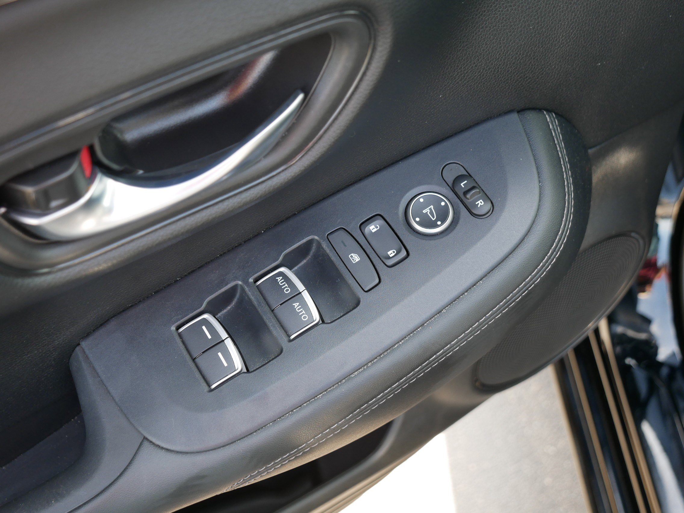 Used 2023 Honda HR-V EX-L image 19
