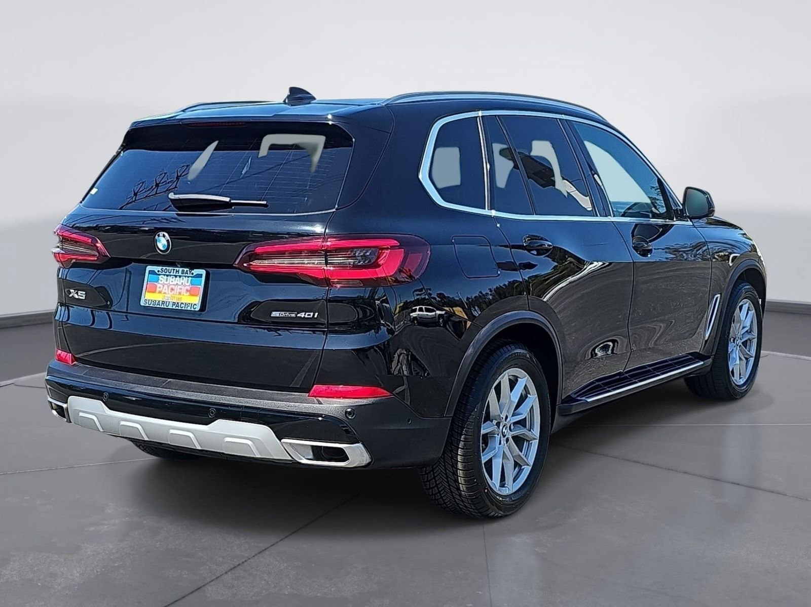 Used 2023 BMW X5 sDrive40i w/ Parking Assistance Package image 3