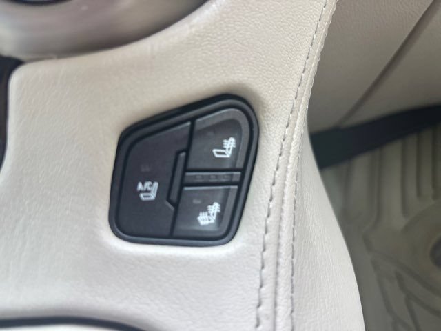 Used 2016 GMC Yukon Denali RWD image 31