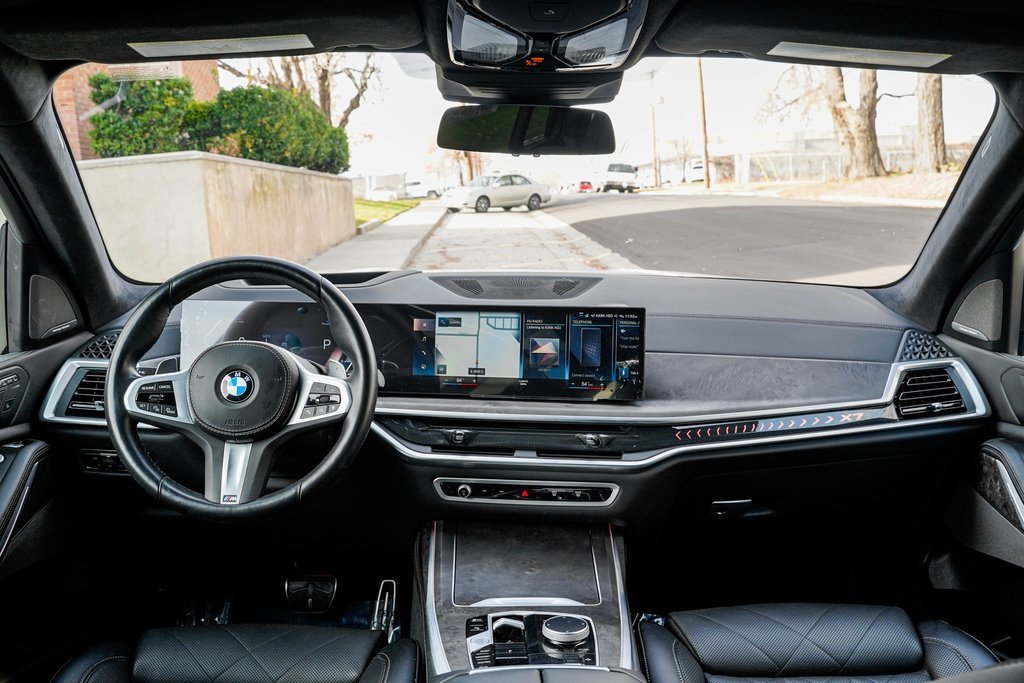 Used 2023 BMW X7 xDrive40i w/ M Sport Package image 12