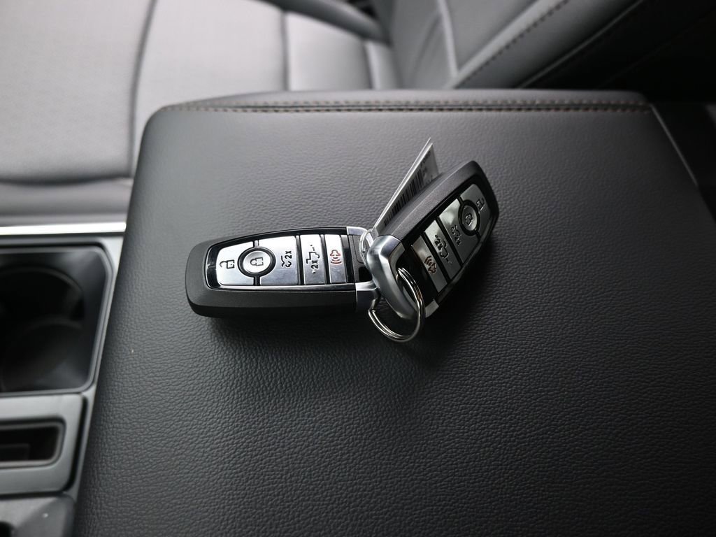 New 2025 Ford F150 Lightning Lariat image 19