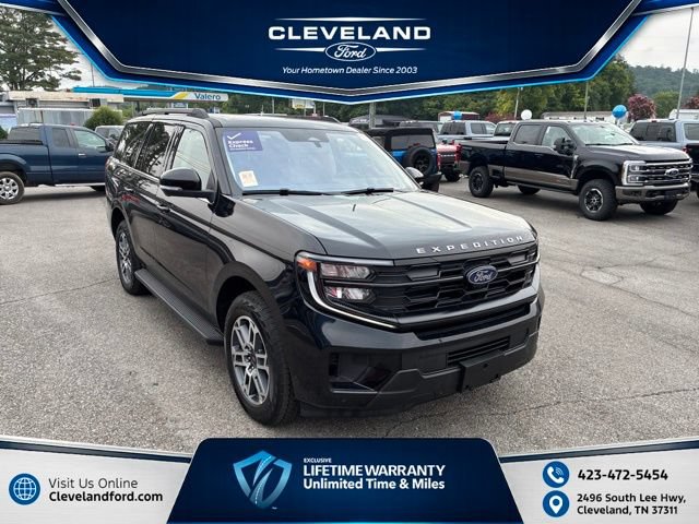 Used 2025 Ford Expedition Active AWD/4WD image 1