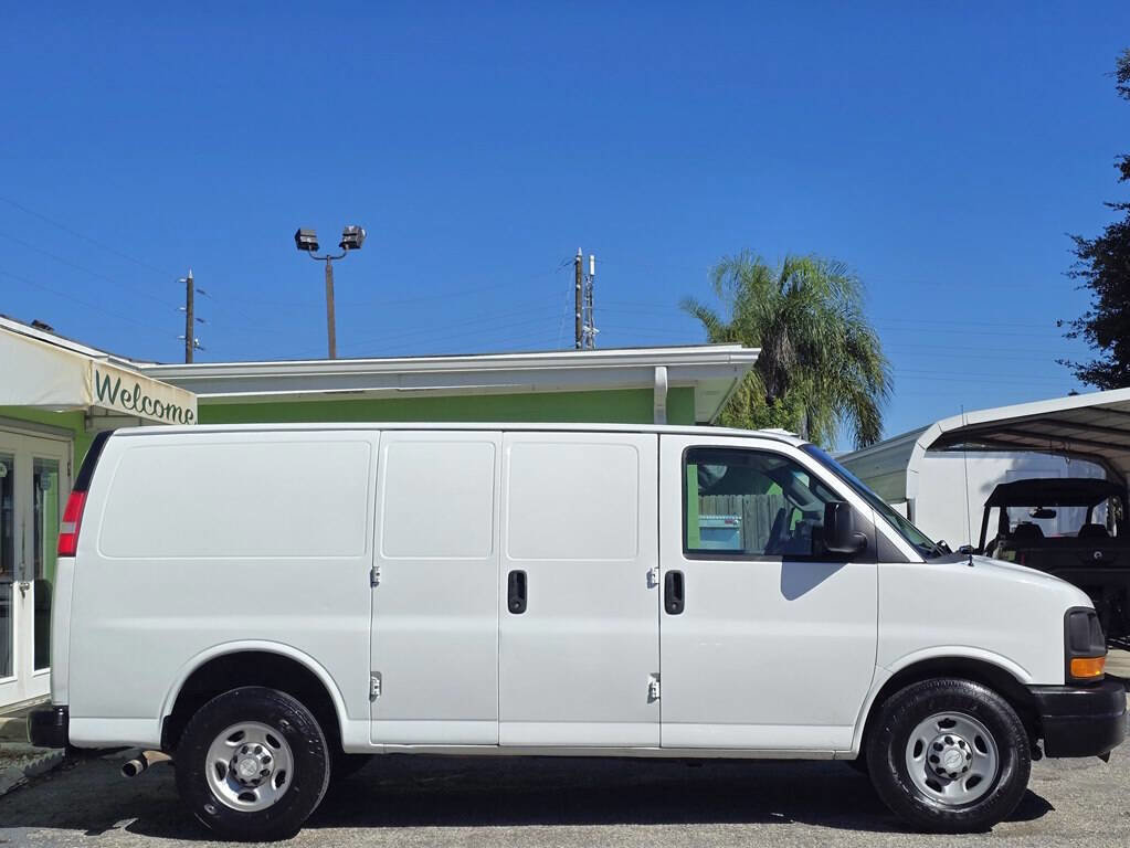 Used 2016 Chevrolet Express 2500 image 4