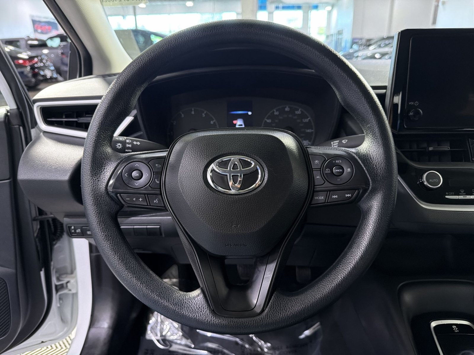 Used 2025 Toyota Corolla LE FWD image 24