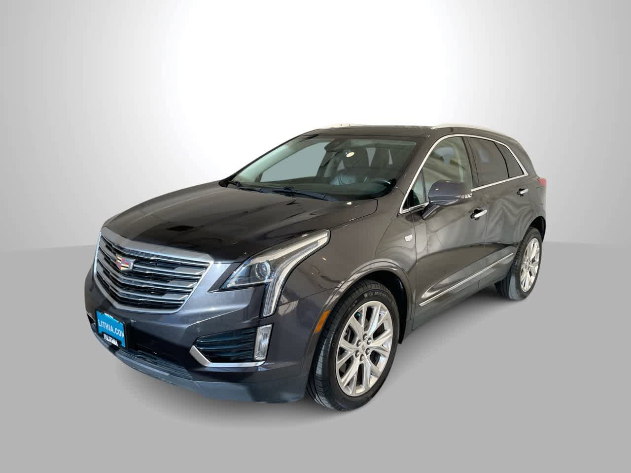 Used 2018 Cadillac XT5 Luxury w/ Driver Awareness Package AWD/4WD image 1