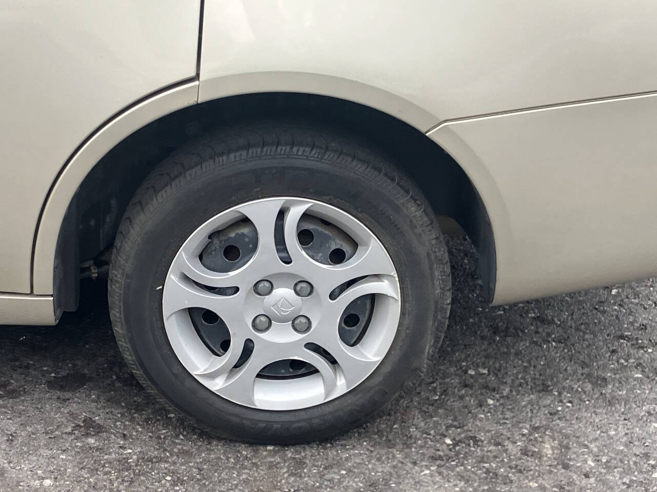 Used 2004 Saturn ION Level 2 FWD image 12