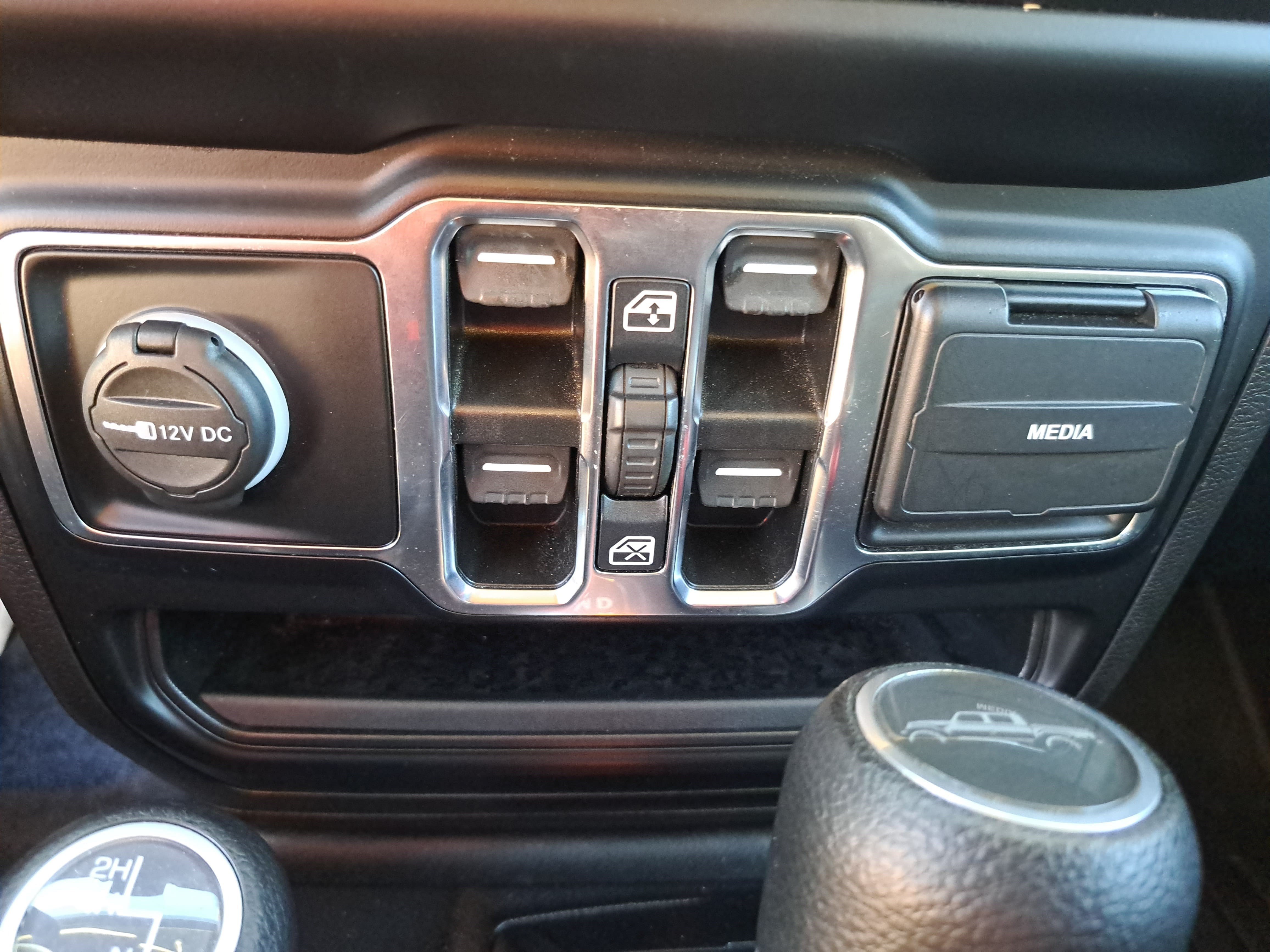 Used 2021 Jeep Gladiator Sport AWD/4WD image 26