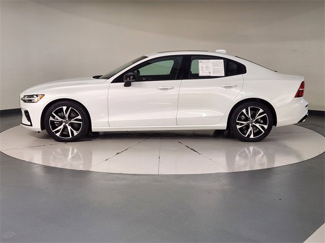 Used 2024 Volvo S60 B5 Core image 5