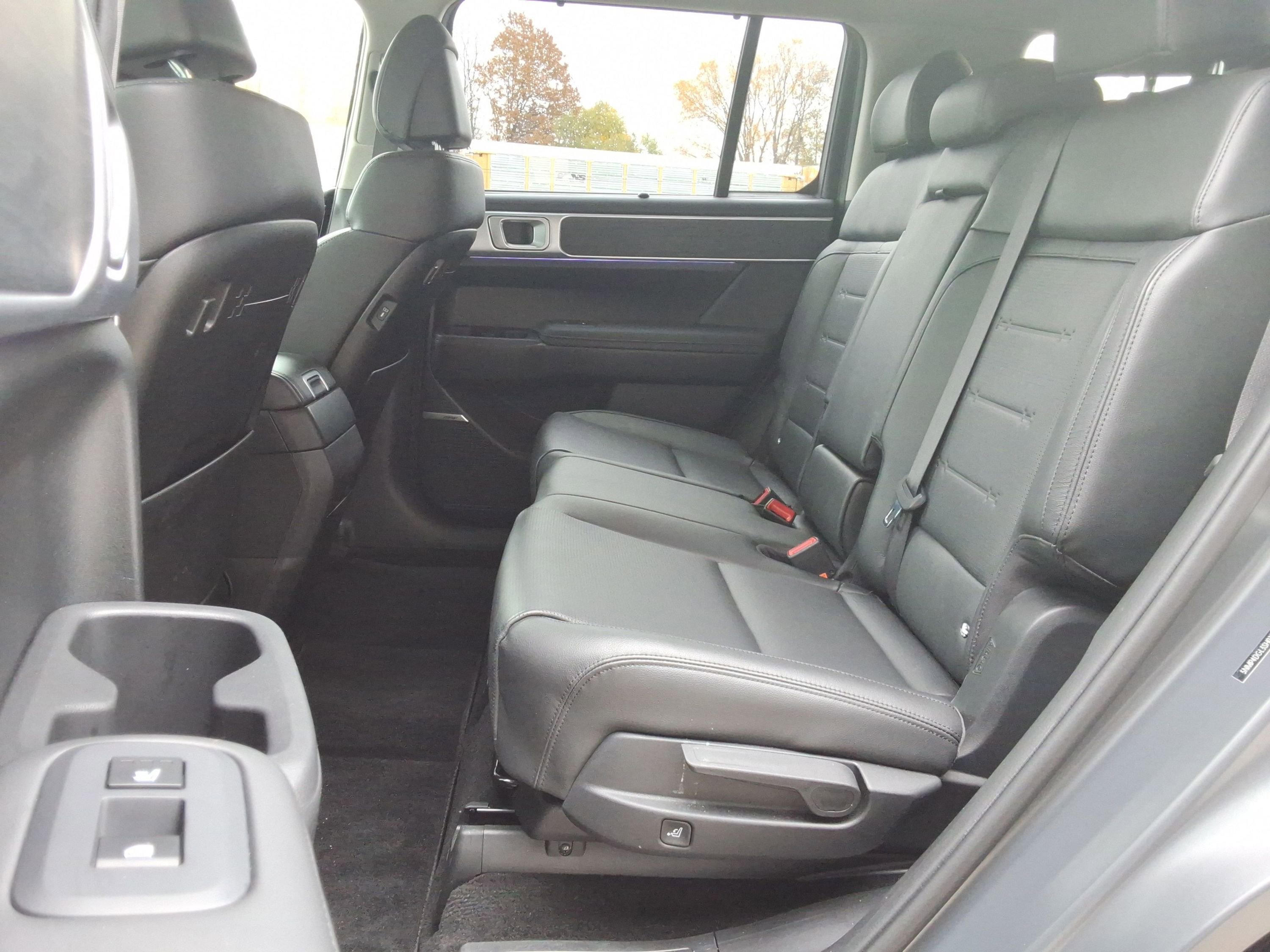 Used 2025 Hyundai Santa Fe Limited image 31